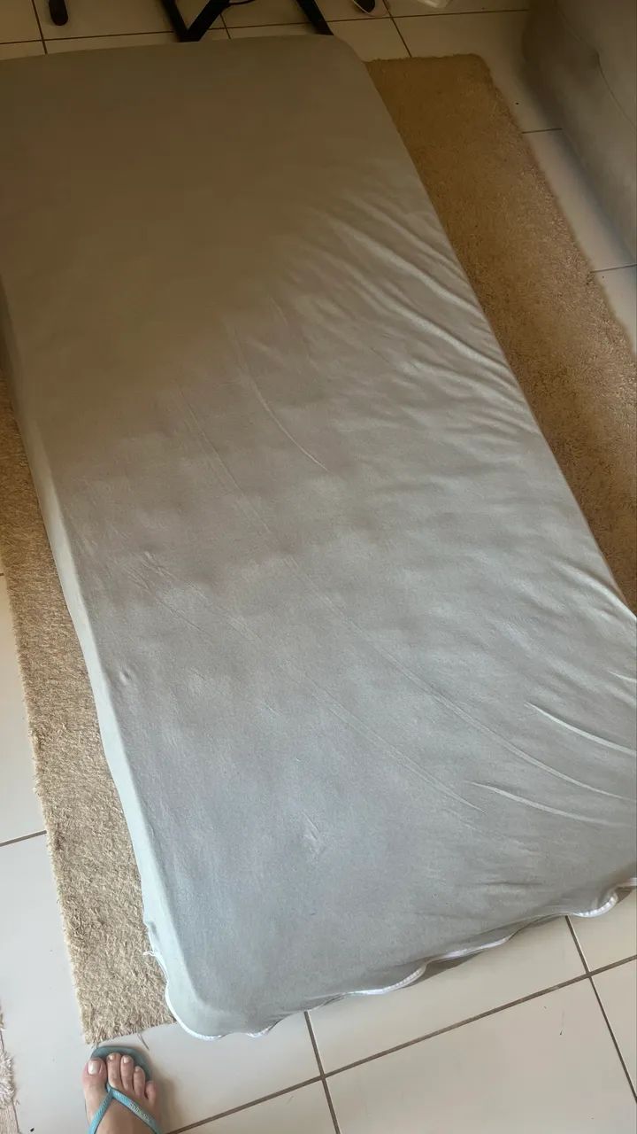 Colchão solteiro - doação  - Foto 2