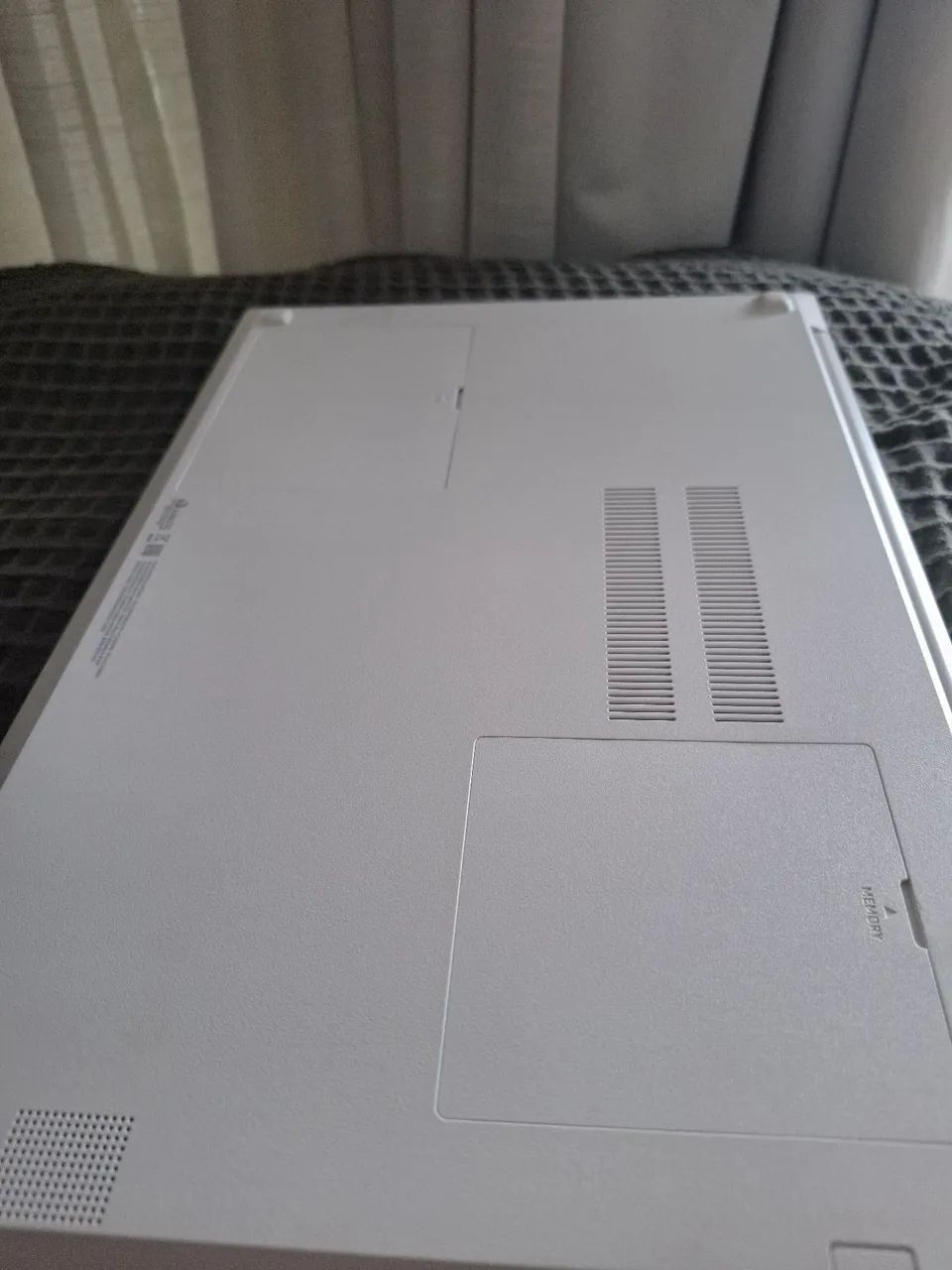 Notebook Samsung Book E20 Branco com SSD e Memória RAM expandida - Foto 4