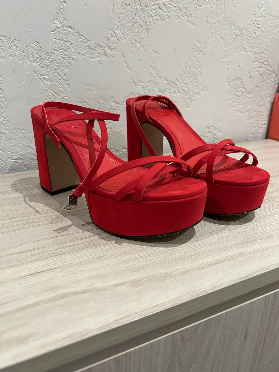 Sandália Schutz vermelha 37 - Foto 2