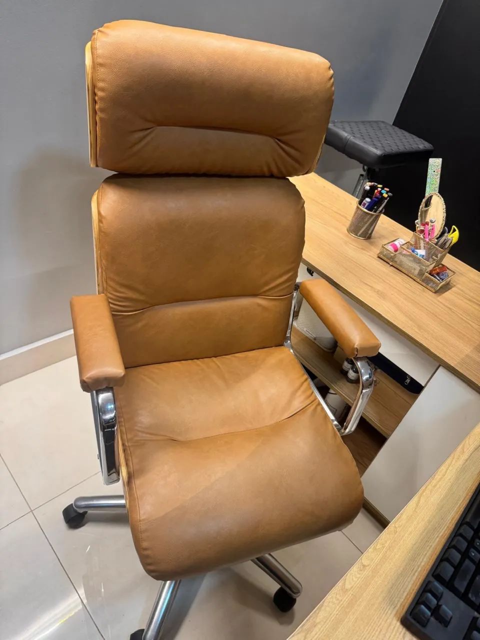 Conjunto de Móveis para Escritório Executivo.  - Foto 4