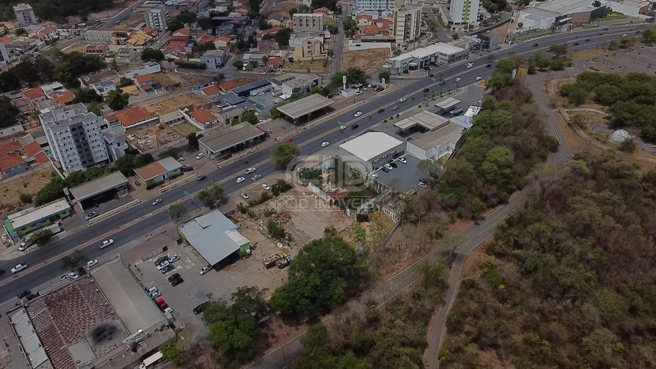 Terreno com mais de 2.500 m² na Av. Miguel Sutil - Foto 3