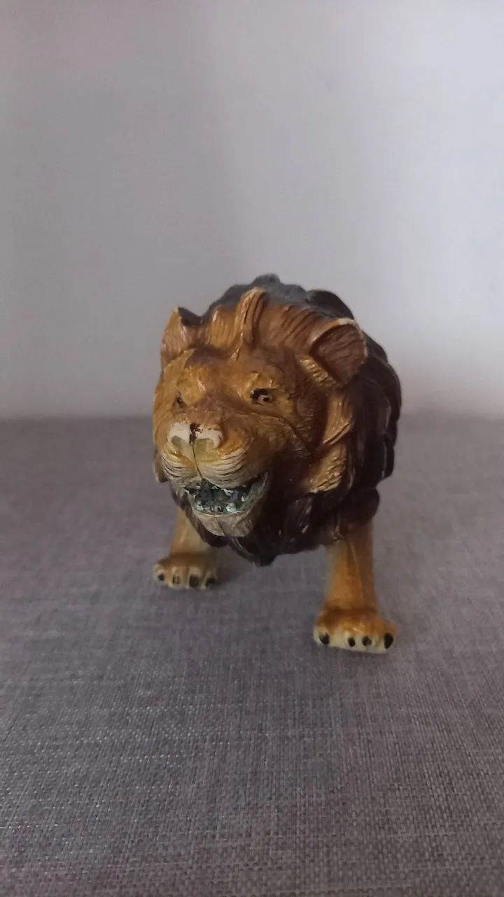 Leão de brinquedo