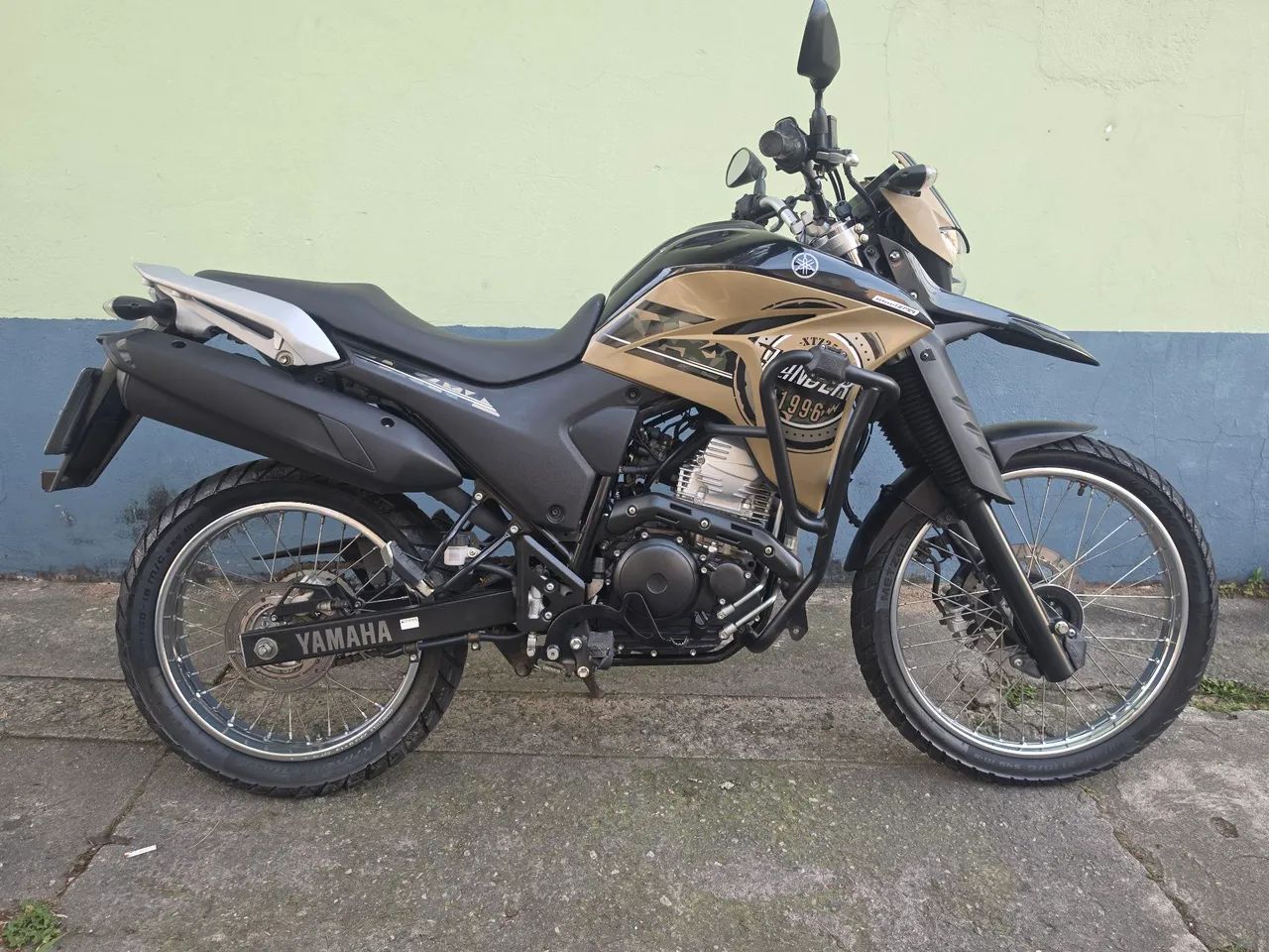 XTZ250 Lander
