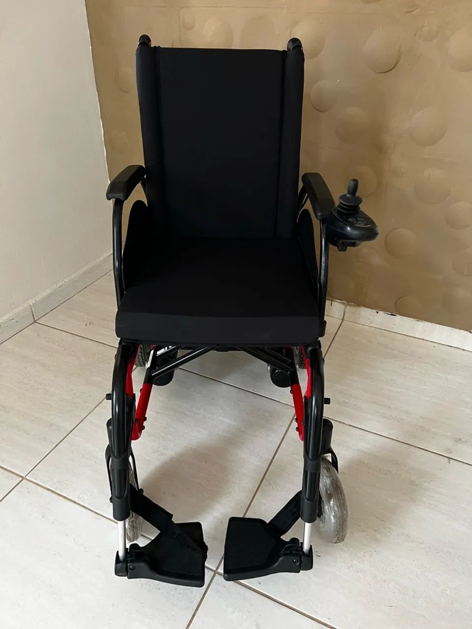 Cadeira de roda motorizada  - Foto 4