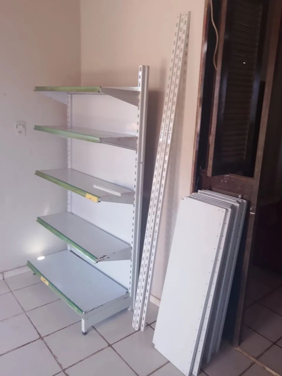 Gôndolas de parede  - Foto 3