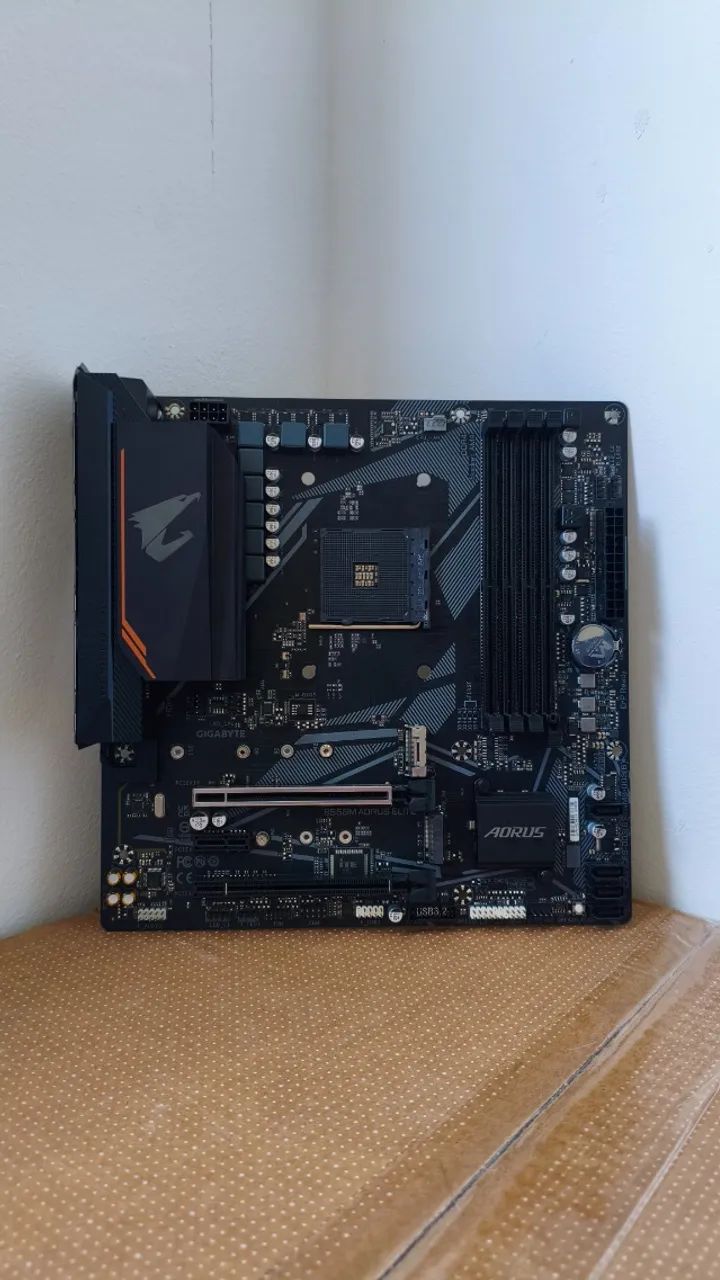 Placa Mãe Gigabyte B550M Aorus Elite