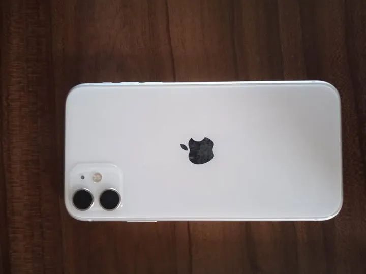 iPhone 11 branco 64gb