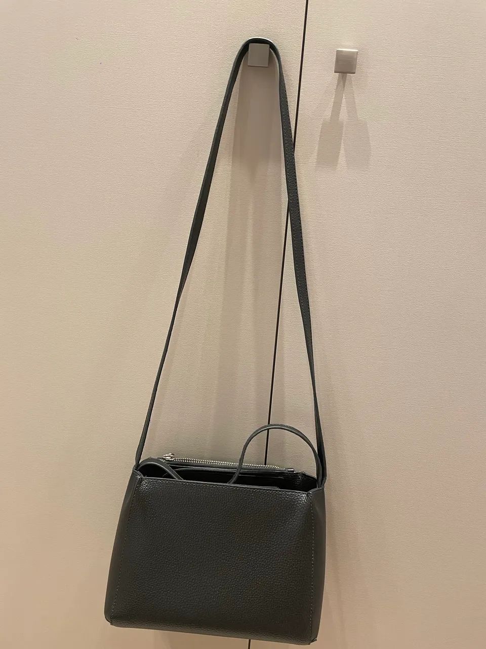 Bolsa tiracolo Arezzo preta - Foto 2