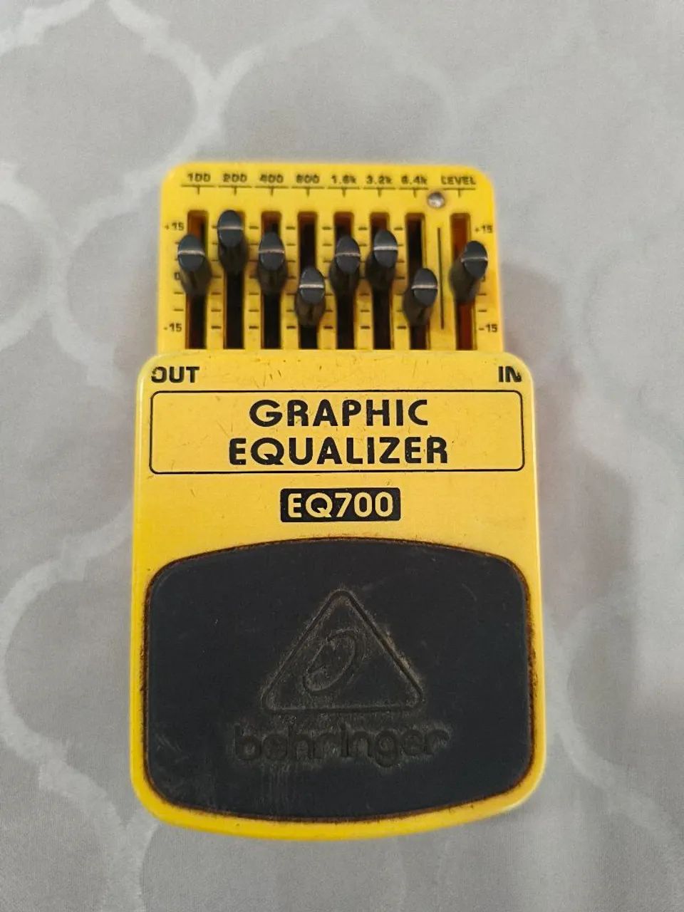 Pedal equalizador Behringer 