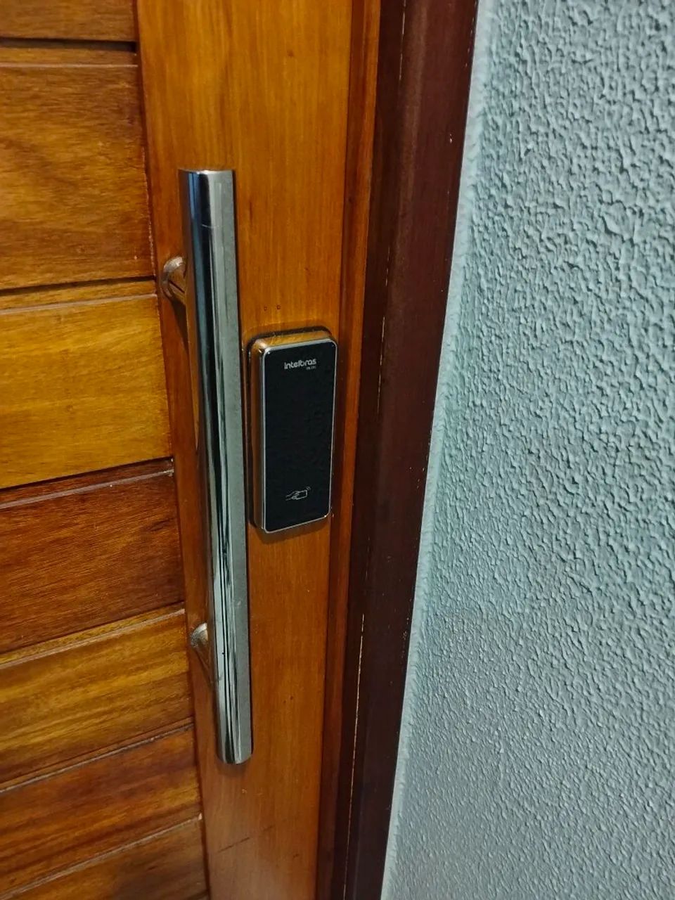 Instalação de fechadura eletrônica 