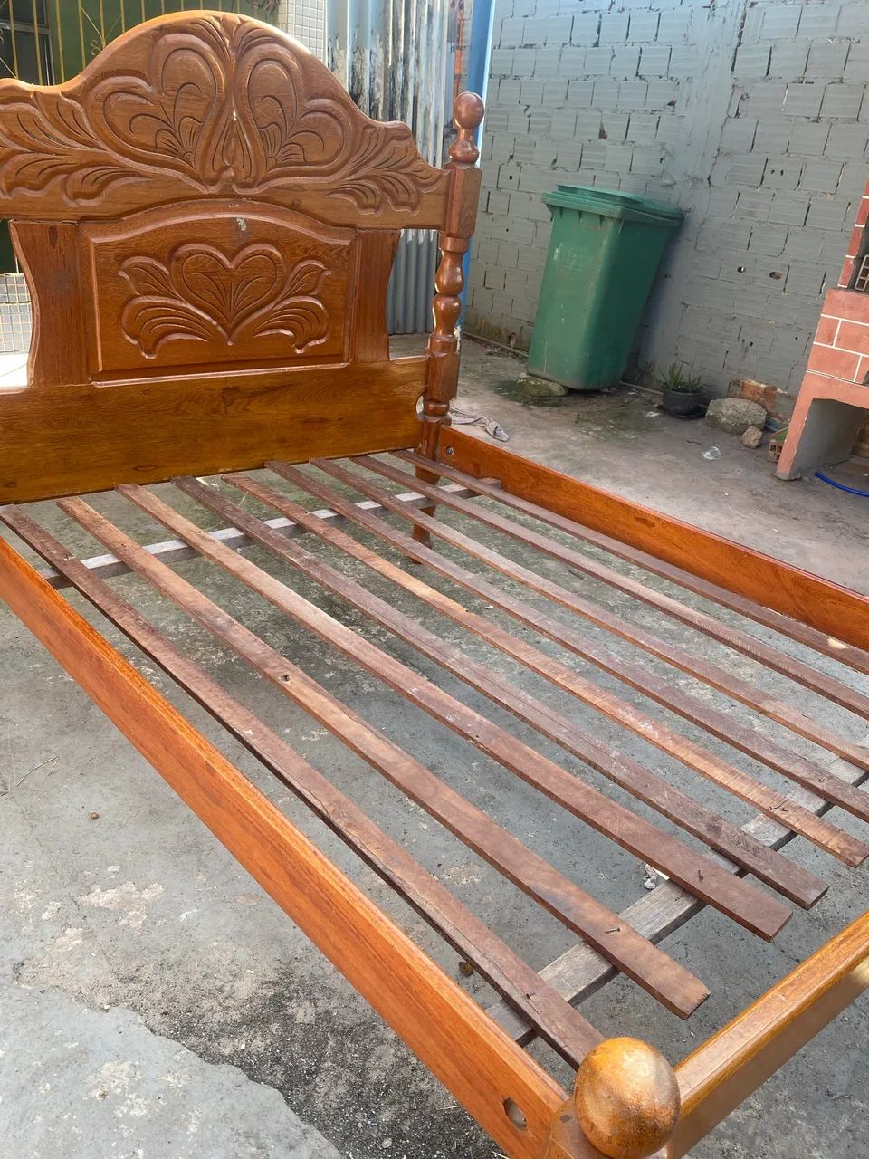Cama de madeira casal sem colchão 
