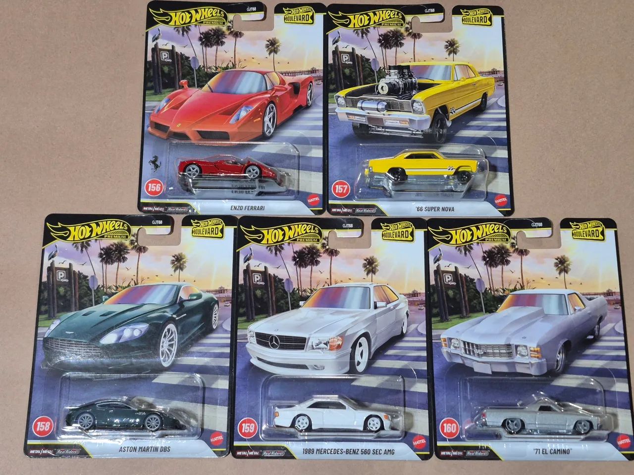 Hot Wheels Premium Boulevard Set C/5 minis
