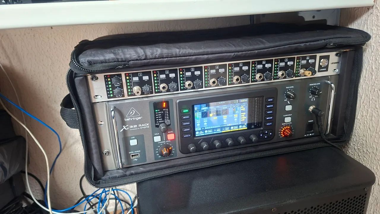 Mesa de som digital behringer x32 rack +powerplay +case