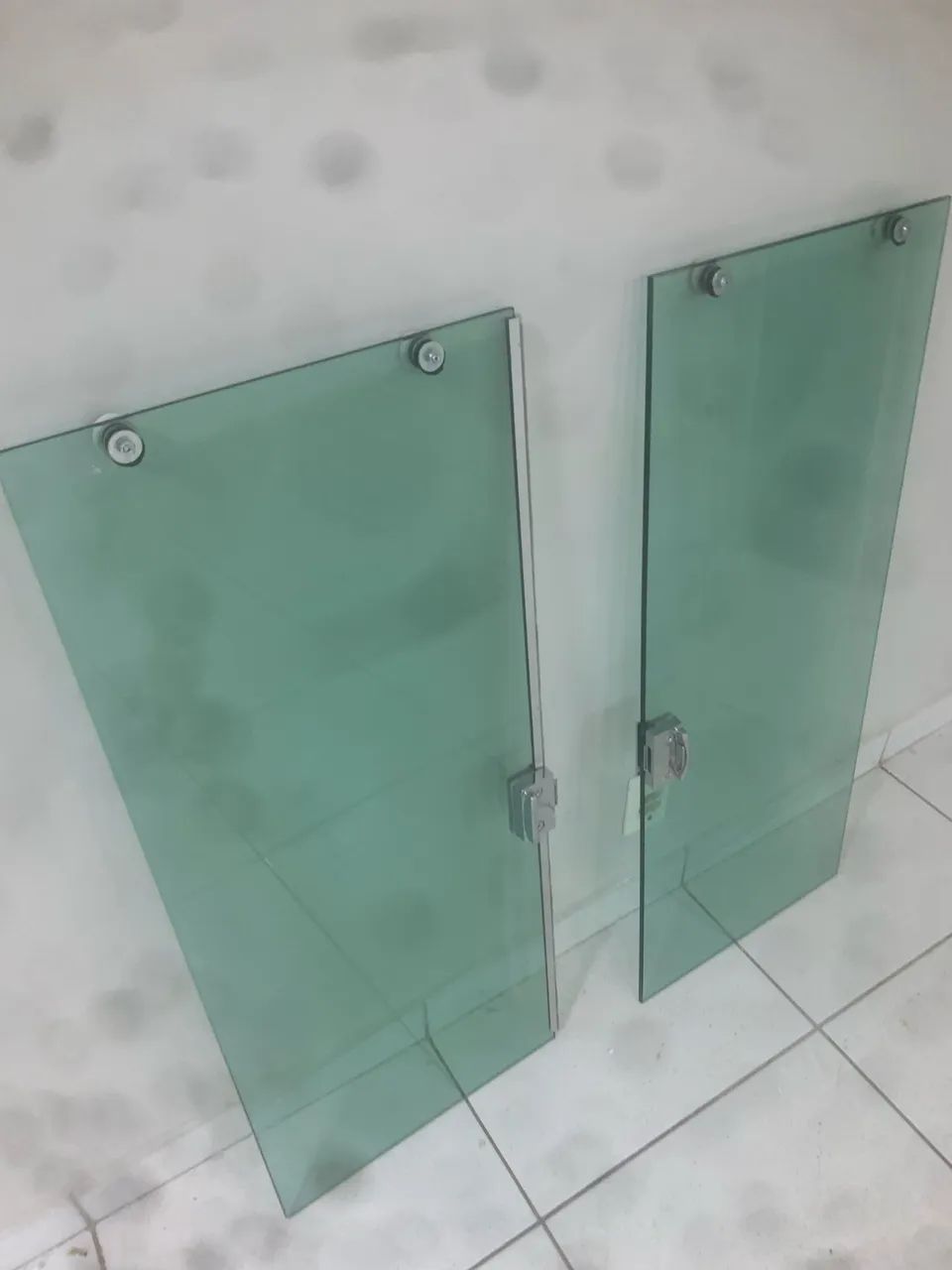 Vendo 2 janelas blindex completa 