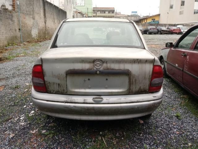 Corsa Sedan Classic 1.0 vhc 2005 Sucata Em Peças - Foto 7