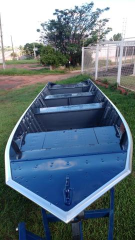 Barco de alumínio