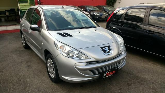 Peugeot 207 XR 1.4 flex 2013