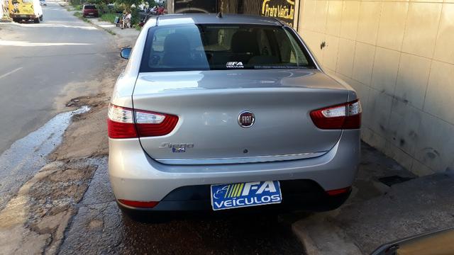 Fiat Grand Siena Actrattive 1.4 2014 - Foto 6