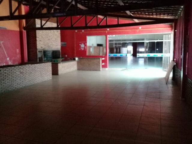 Alugo Excelente imóvel comercial na Av. Daniel de lá touche