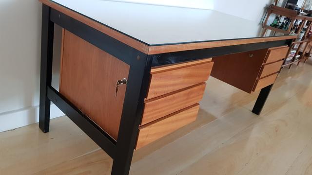 Mesa de escritório com 6 gavetas - Foto 5