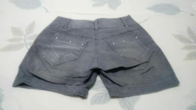 Short jeans cinza escuro - Foto 2