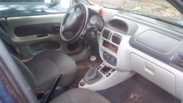 Vendo ou troco Clio 2004 por moto 5.000 - Foto 3