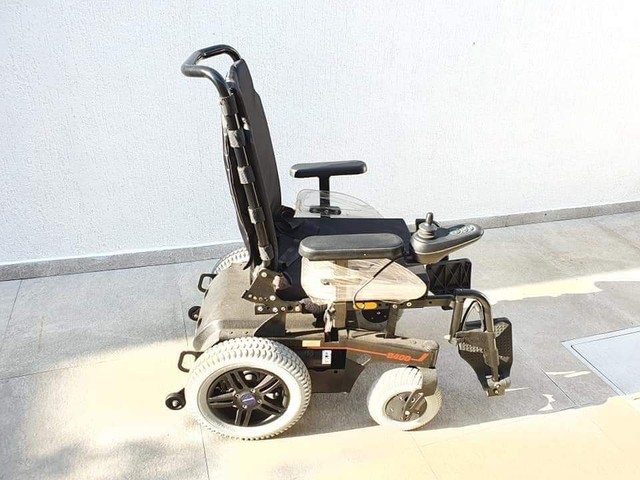 Cadeiras de rodas motorizadas  e scooters  - Foto 2