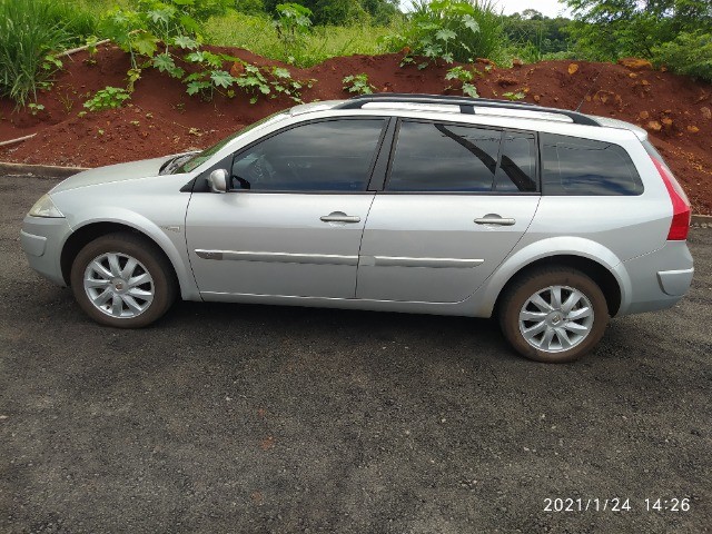 RENAULT MEGANE GRAND TOUR DYNAMIQUE 1.6 MANUAL