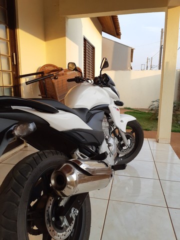 HONDA CB 300R