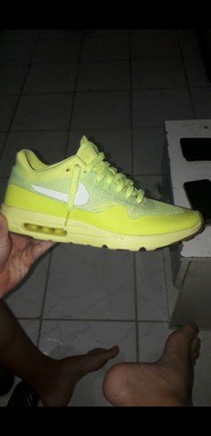 nike air max 1 ultra flyknit volt
