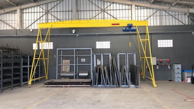 Pórtico 2T com rodas articuladas 