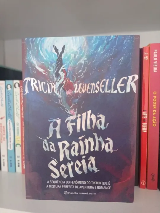 Livro seminovo, A Filha do Rainha Sereia de Tricia Levenseller - Editora Planeta Minotauro