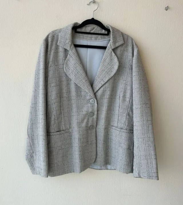 Blazer brocado em tons nude e preto, 48, artesanal. - Foto 4