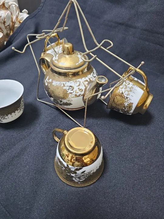 Conjunto de chá - com bule, 4 xícaras e suporte em porcelana fina - coleção - Foto 4