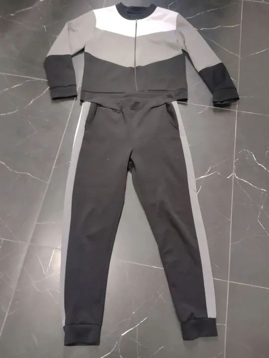 Conjunto de Moletom feminino Cinza e Preto