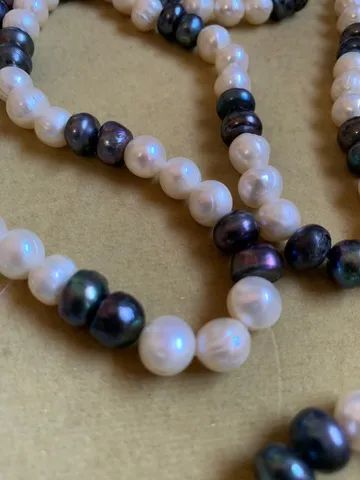 Colar de Pérolas Brancas e Negras- Água Doce  - TROCO POR CELULAR DE BOA PROCEDÊNCIA - Foto 2