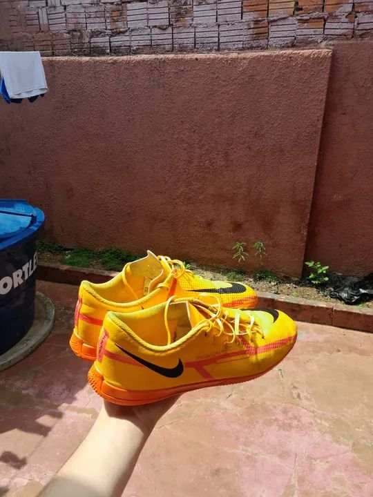 Chuteira Nike Phantom Laranja - Número 42