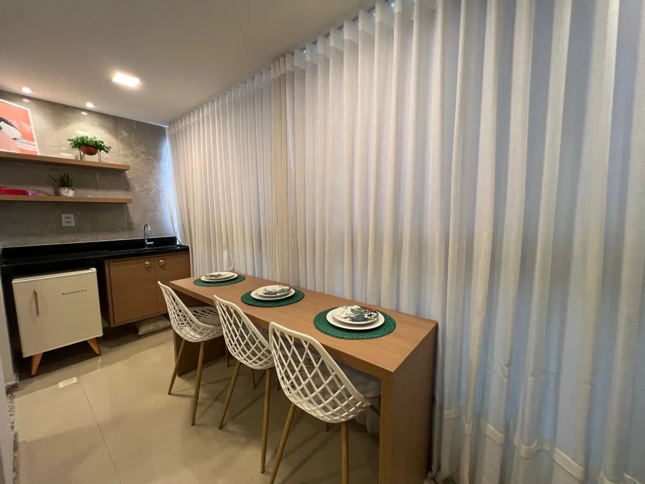 Lindo apartamento completamente montado e decorado na Praia da Itaparica - Foto 3