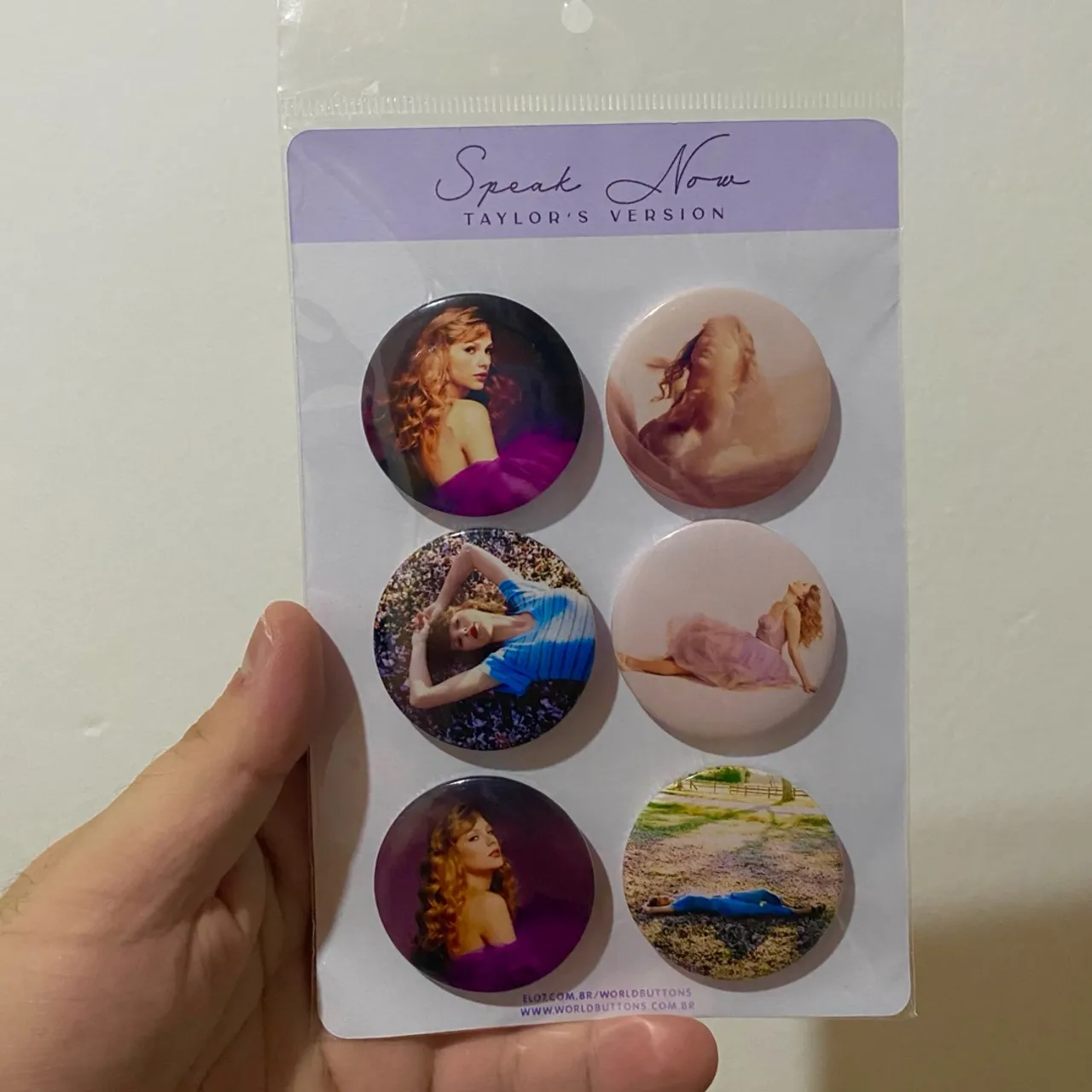 Bottons Taylor Swift Speak Now TV