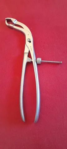 Pinça Auto Centrante - 240 mm