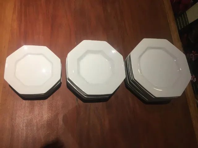 Conjunto de louça branca e sextavada Schmidt - 24 peças - Coleção Prisma
