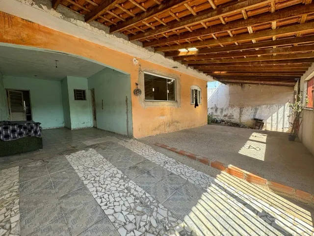 Salto de Pirapora Casa com Edícula.