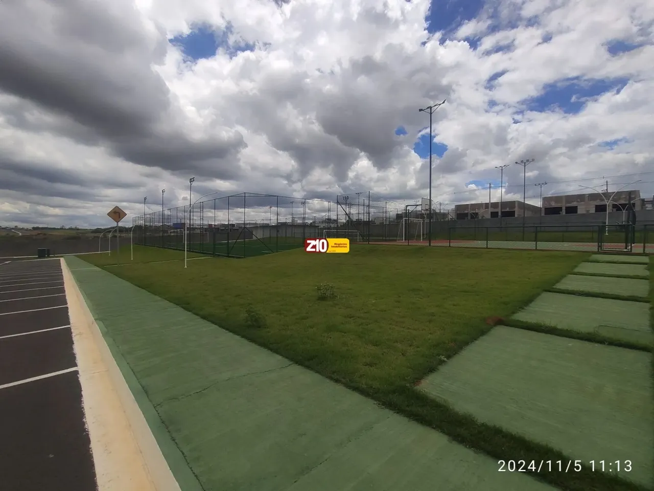 TERRENO A VENDA COM EXCELENTE LOCALIZAÇÃO EM CONDOMINÍO FECHADO JARDIM RESIDENCIAL DONA MA