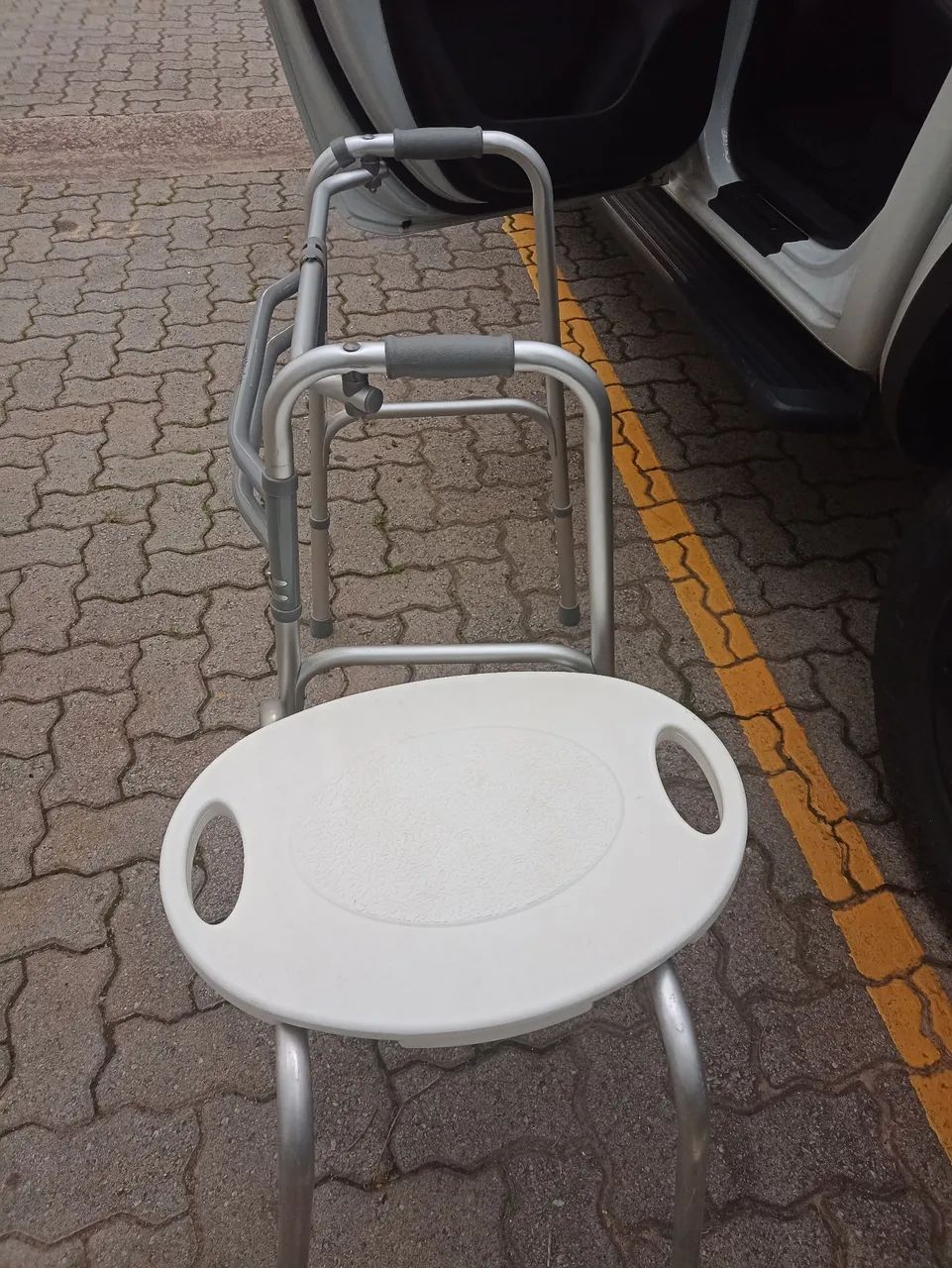 Cadeira de banho fixa ou Andador  - Foto 2