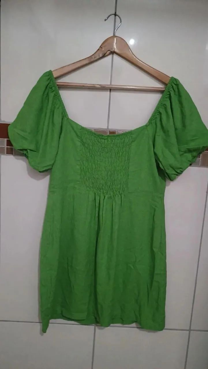 Vestido curto com mangas bufante verde  - Foto 2