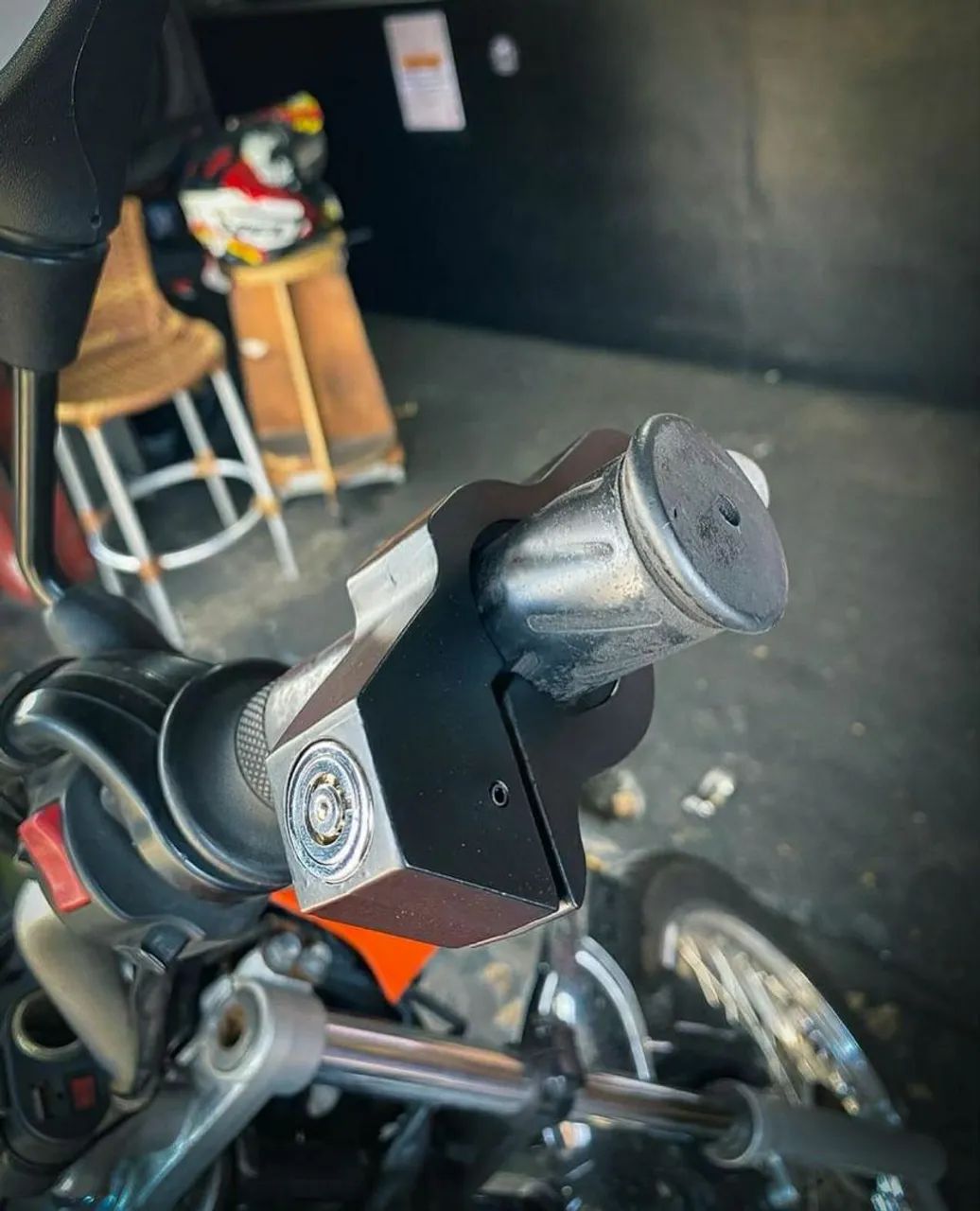 Dispositivo de proteção e segurança contra furtos para motos e bicicletas - Foto 3