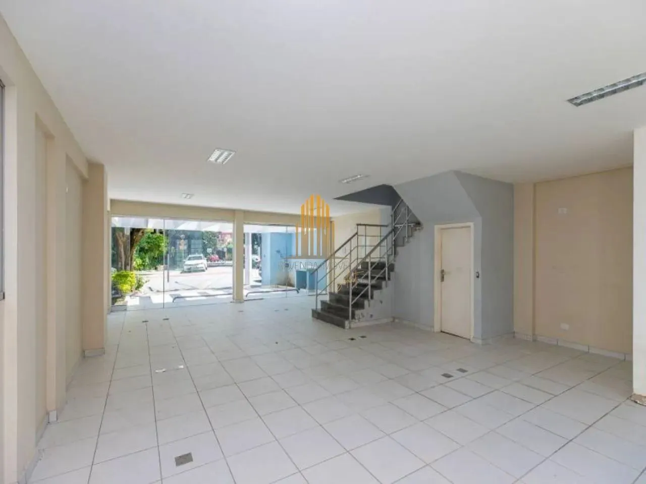 ACLIMAÇÃO, PREDIO COMERCIAL DE 311M² COM 4 PAVIMENTOS, 4 BANHEIROS E 10 VAGAS DE GARAGEM.