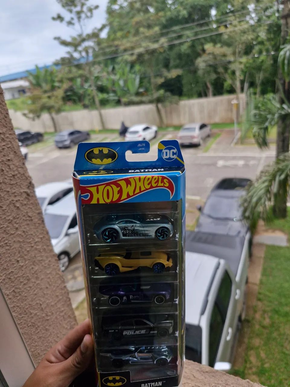 Hot Wheels Batman 5 Carros - Foto 4