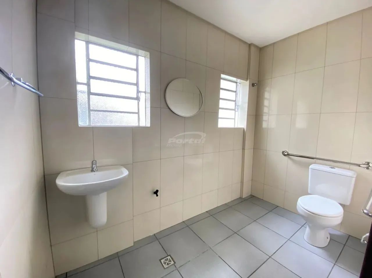 Sala comercial no bairro Água Verde, com aproximadamente 35 m² - Foto 4