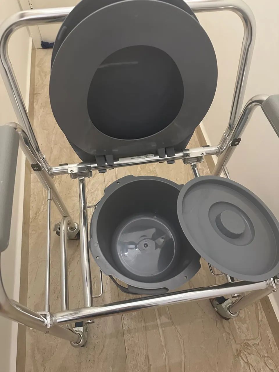 Cadeira de banho higiênica Mobil - Foto 4